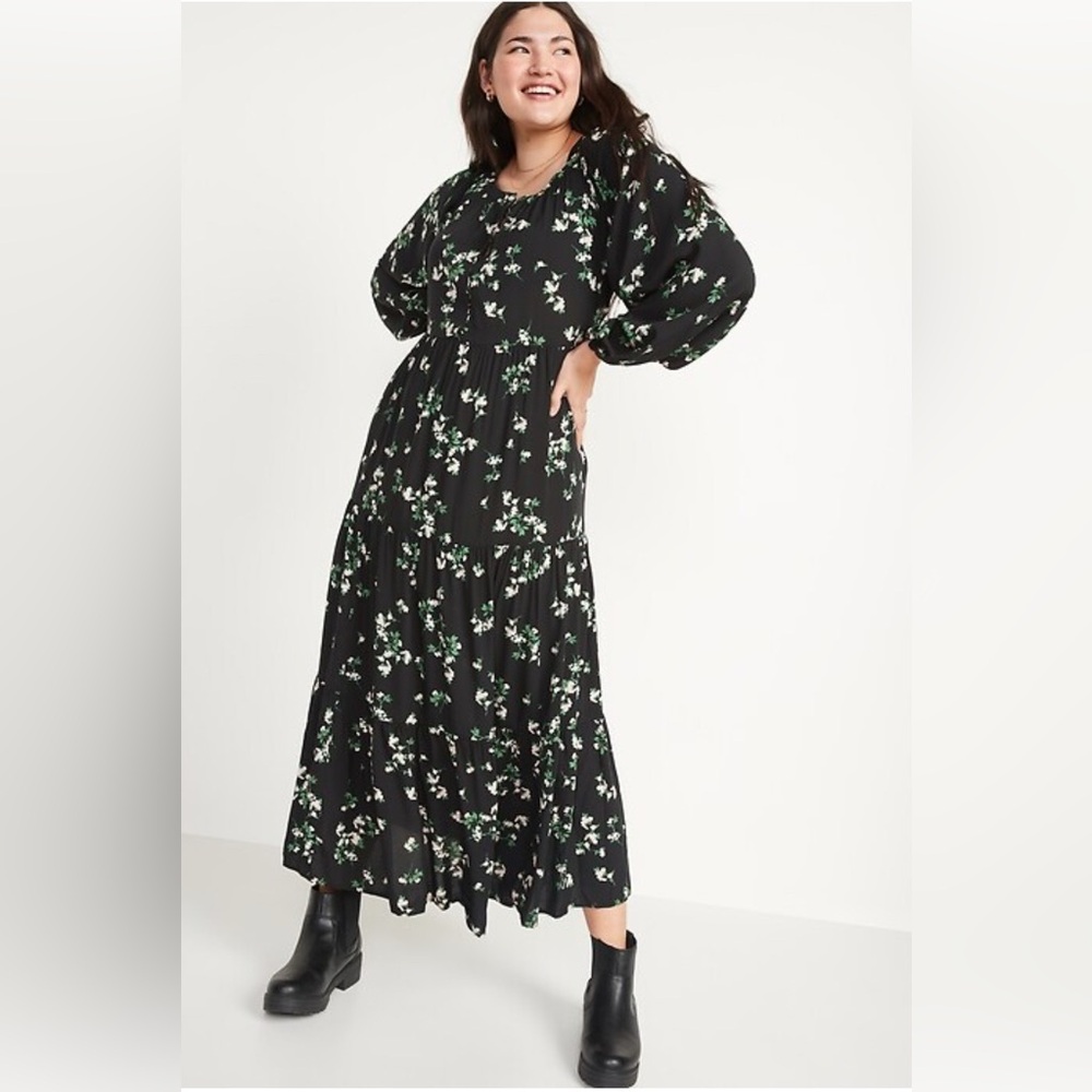 Old Navy Square neck Black Floral Long Sleeve Dress - small , fits a medium too